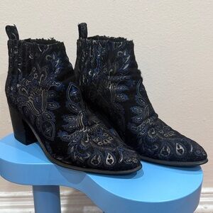 Jeffrey Campbell Brocade Ankle Booties – Blue/Black, Size 8.5